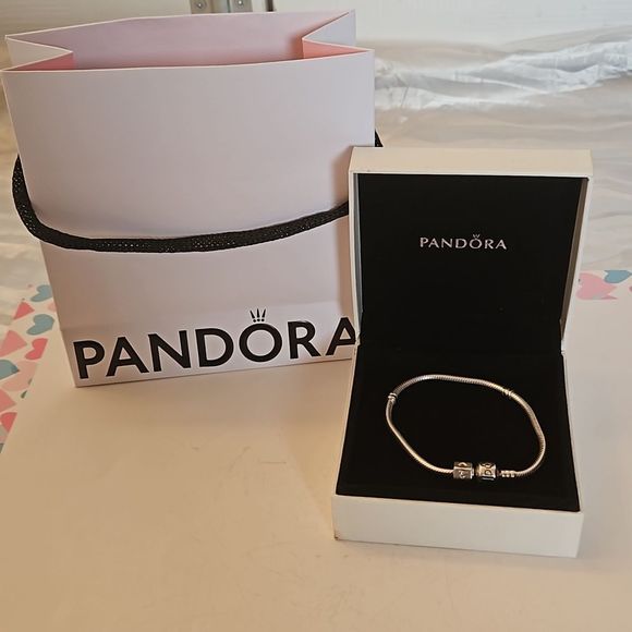 Authentic Pandora clasp charm bracelet. Size 7.5" Box and bag included🙏🙌OBO👍 - Picture 5 of 14